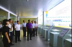 新疆若羌縣委副書記、縣長艾山江帶領考察團走